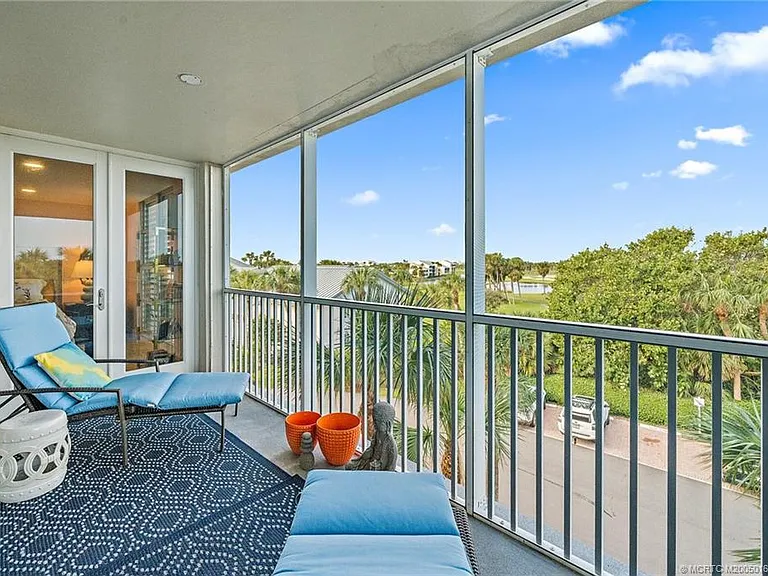 669 NE Plantation Rd #201 — Photo 22