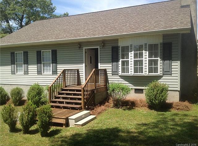 2nd image of 310 Stewart Rock Rd