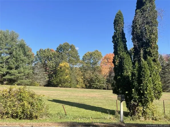 56 Great Pond Road, Simsbury, CT 06070