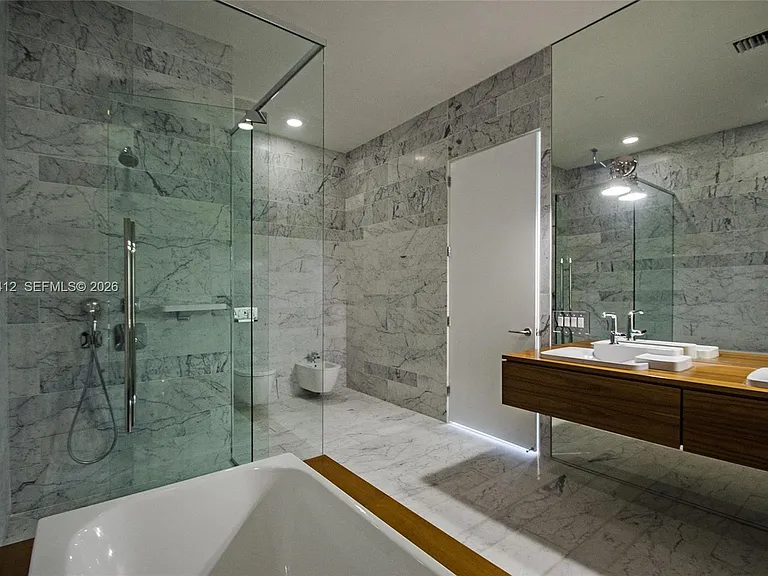 2669 S Bayshore Dr #702 — Photo 14