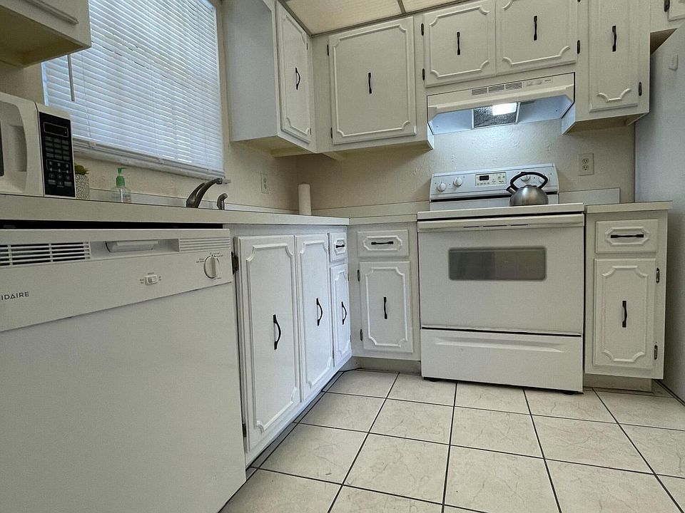 2nd image of 7980 N French Drive #3-303