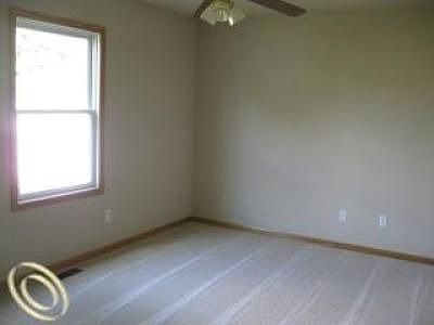 5th image of 3325 Oakwood St