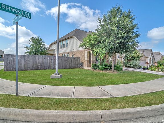 3rd image of 521 Norwood Ct