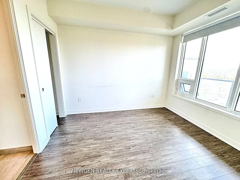 212 King William St #1220 — Photo 16