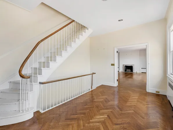 1 East End Avenue image 11 of 14