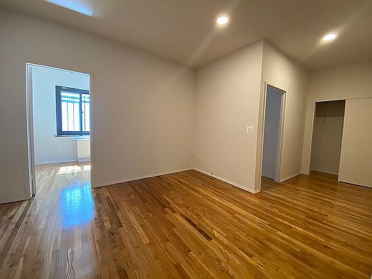 1st image of 284 Mott St APT 1d
