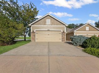 14816 Ashmont Ln, Smithville, MO 64089