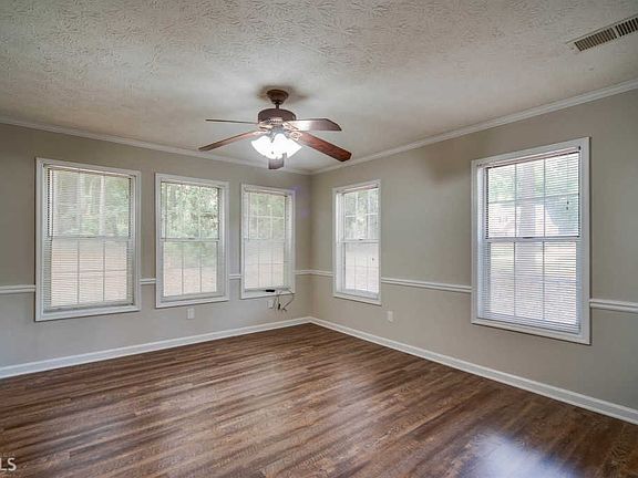 4th image of 1315 Yarborough Dr
