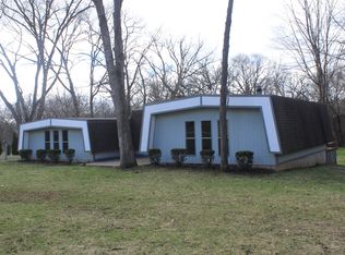 8715 Hickory Ln, Wonder Lake, IL 60097