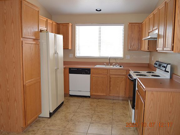 3rd image of 30749 N Royal Oak Way