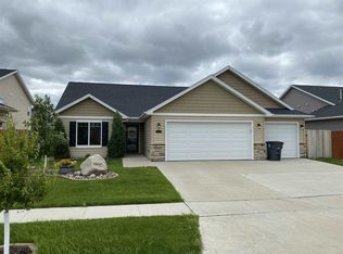 26 Berkeley St, Surrey, ND 58785