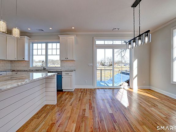 5th image of 42 Melba Street