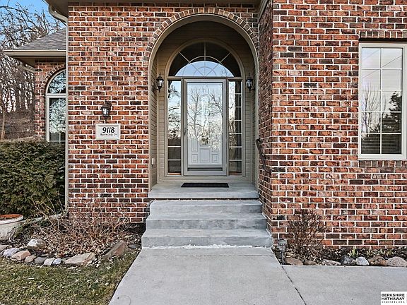2nd image of 9118 Raven Oaks Dr