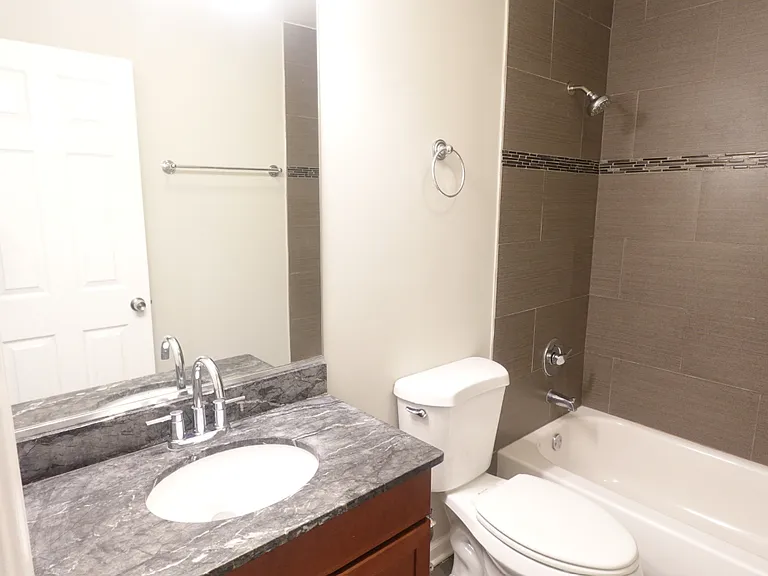 824 S Leavitt St #B — Photo 17