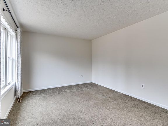 5th image of 26326 Meadow Wood Dr