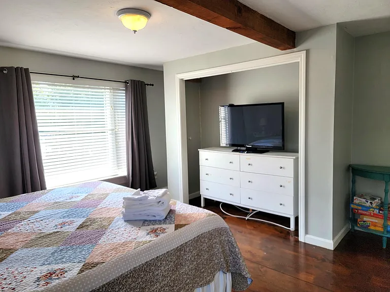 10 Willow Ave — Photo 15