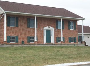 104 Meadow Green Dr, Mifflinburg, PA 17844