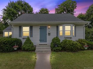 18 Deerfield Dr, Manchester, CT 06040
