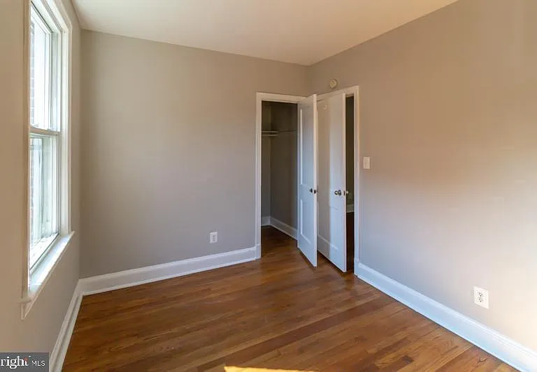 321 Adams St NE — Photo 8