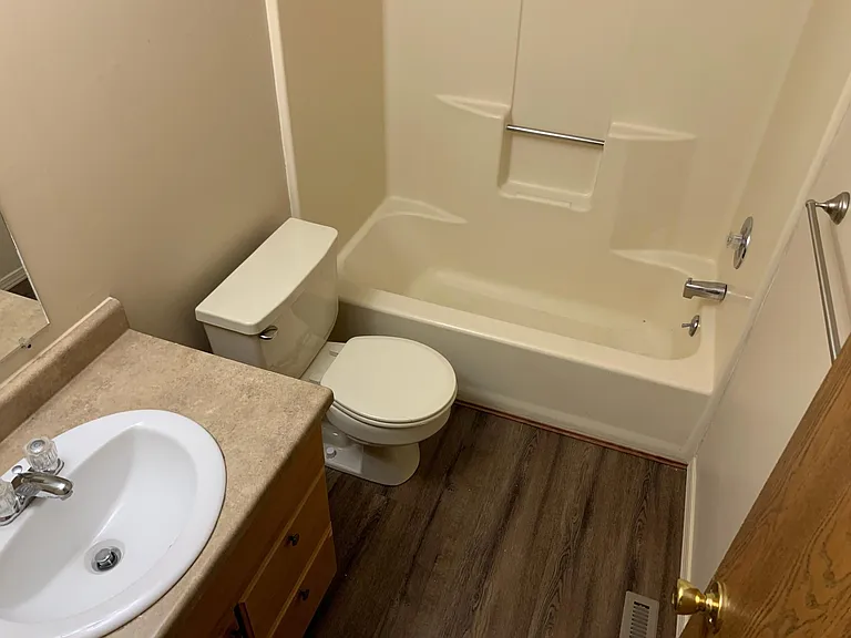 1208 N Summit Ave #A — Photo 10