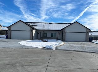 5224-5226 Honeylocust Cir, Wichita, KS 67226