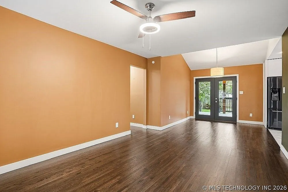 2 bed, 903 sqft, $1,500 — Photo 2