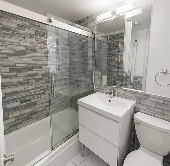 336 E 18th St #C2 — Photo 2