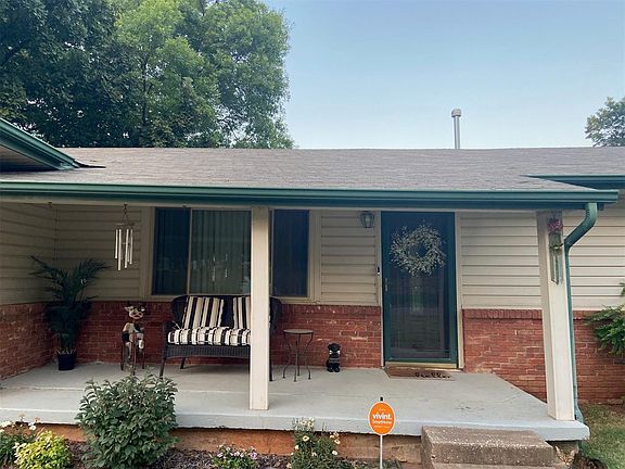 2nd image of 612 N 6th Ave