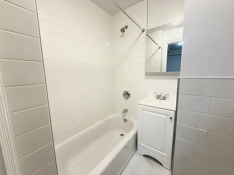 305 W 57th St #906 — Photo 7