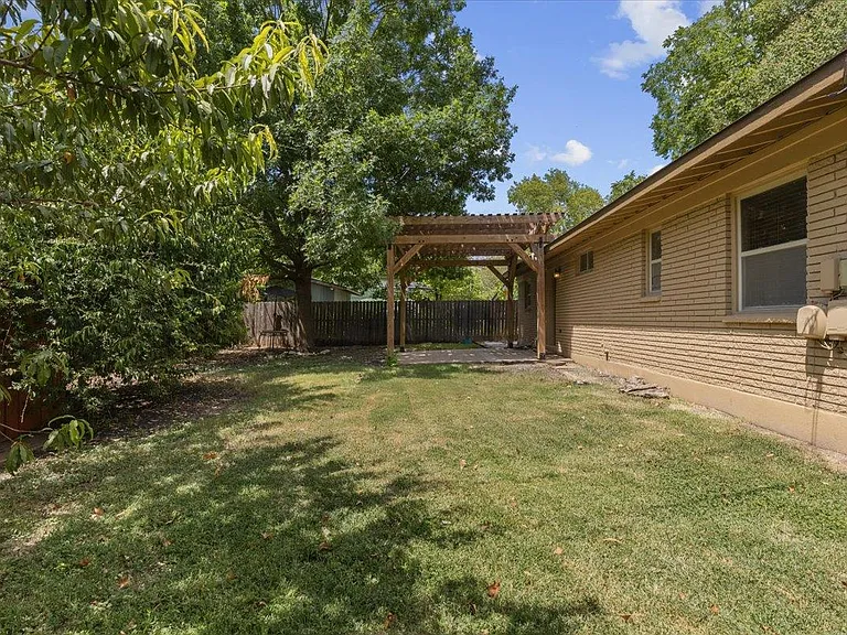 7604 Robalo Rd — Photo 32