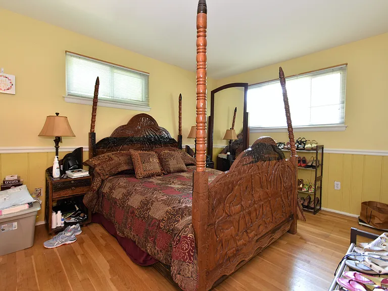 305 Hillsboro Dr — Photo 12