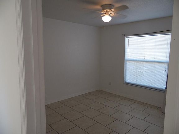 3rd image of 2348 Chestnut Pl