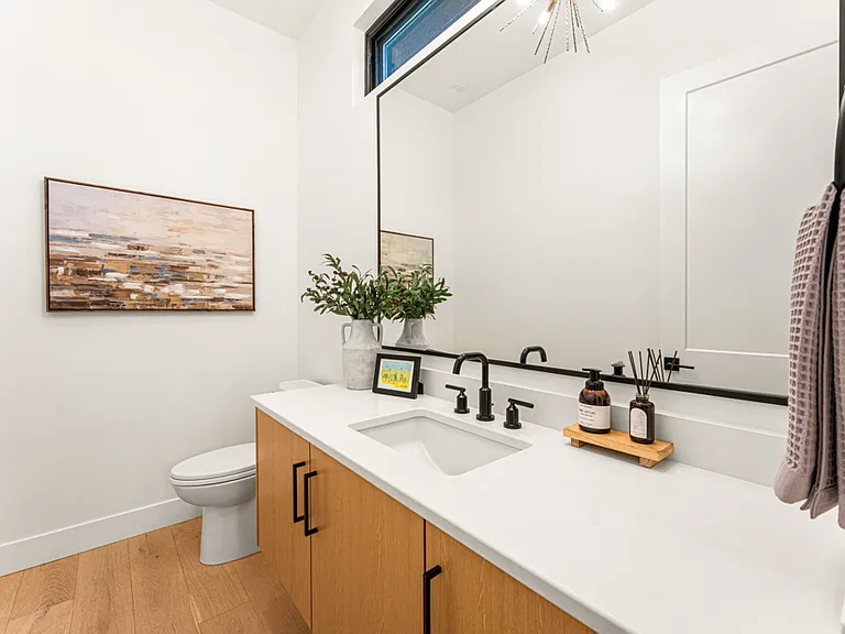 N Lancaster Pl — Photo 33