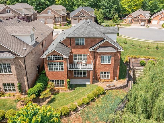 4th image of 1081 Governors Ln