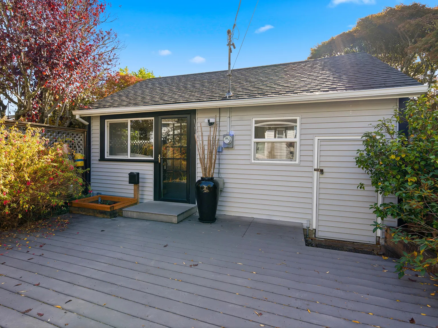 3 bed, 400 sqft, $1,800 — Photo 2