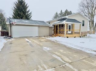 135 Amasa St, Woodland, MI 48897