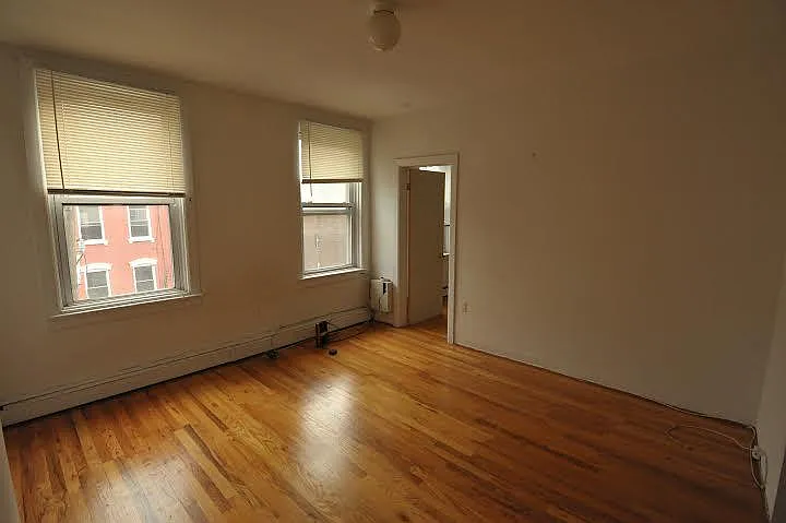 903 Park Ave #3 — Photo 4