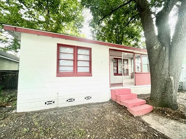 1312 Love St
