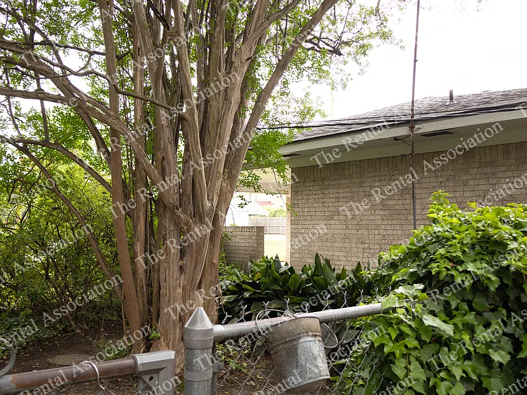 905 N McGuire Ave — Photo 25
