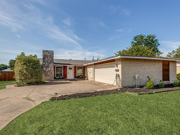 2nd image of 907 Wedgewood Way
