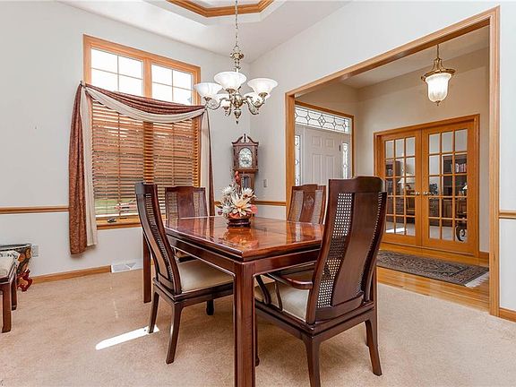3rd image of 1065 Glendalough Dr