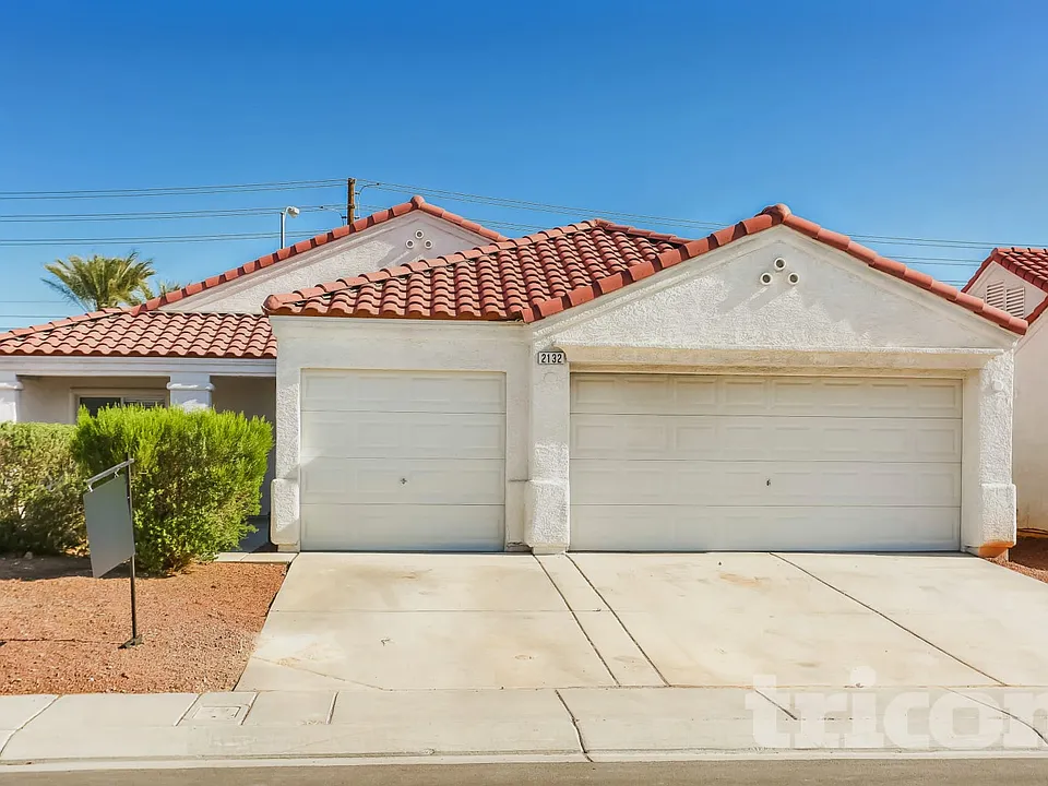 2132 Meadow Green Ave