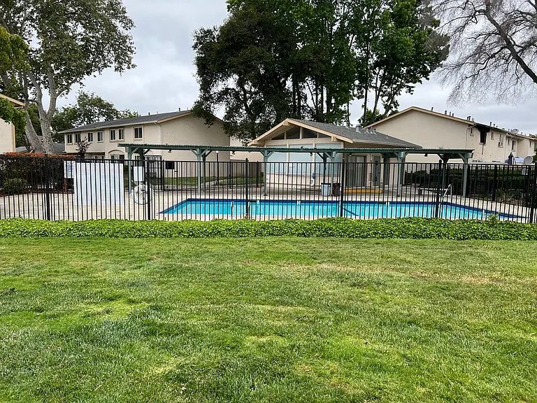 38593 Royal Ann Cmn — Photo 4