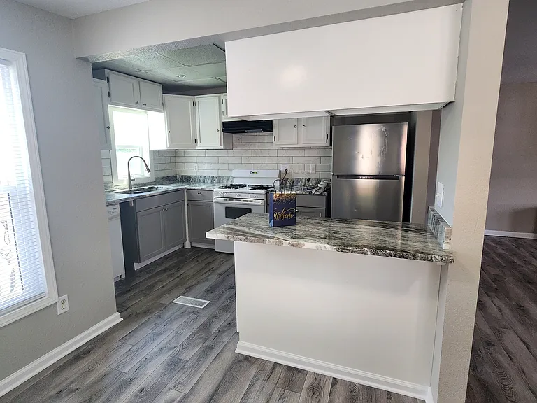 1319 Autumn Ave #D — Photo 16