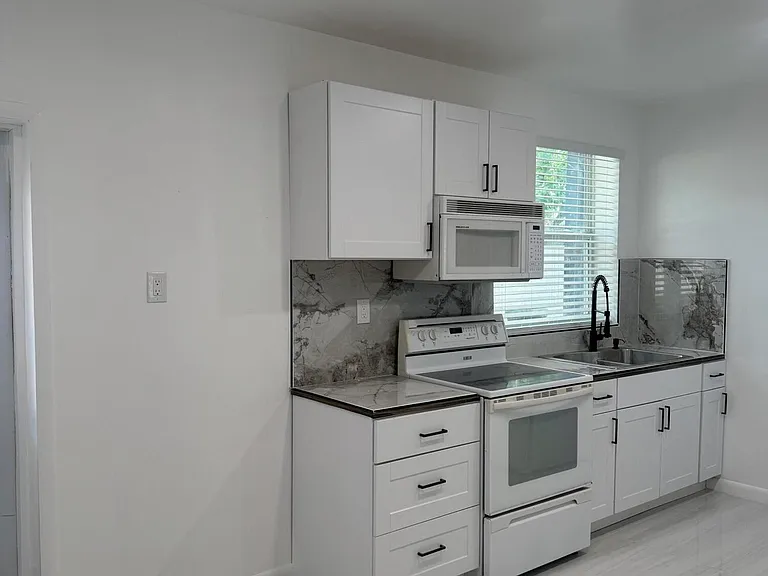 4591 Purdy Ln #8-8-8 — Photo 3
