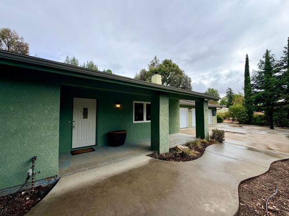 734 Ivy Ln