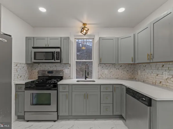 236 Mill St, Darby, PA 19023