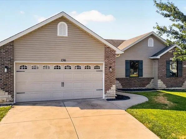 136 Prairie Bluffs Dr, Foristell, MO 63348