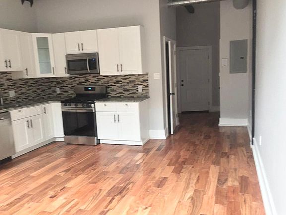 3rd image of 1027 E Montgomery Ave #4
