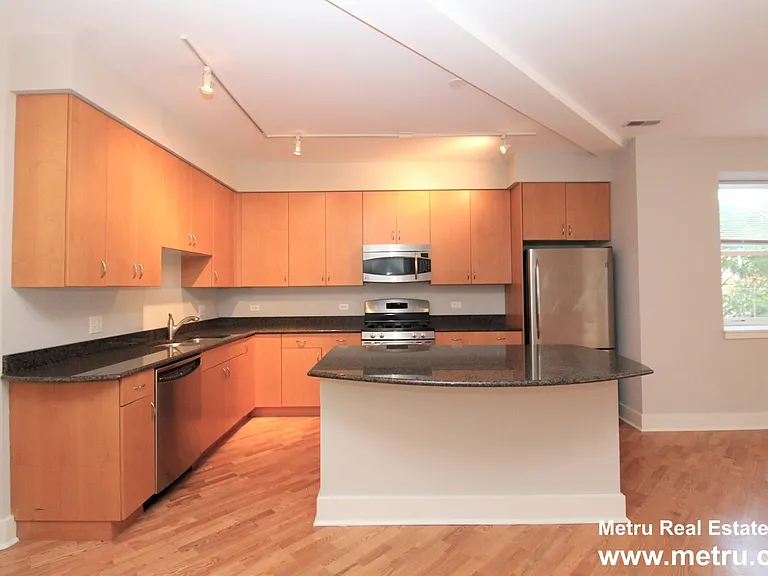 1870 N Winnebago Ave #2D — Photo 3